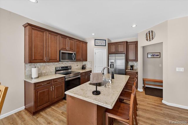 6156 Summerbrooke Circle, Fowlerville, MI 48836