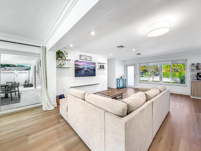 1098 W Camino Real, Boca Raton, FL 33486