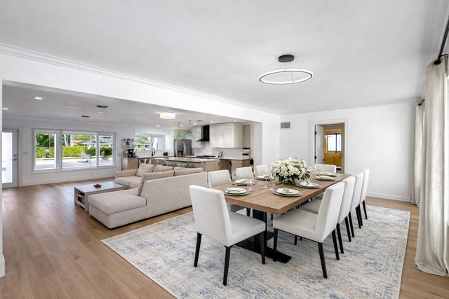 1098 W Camino Real, Boca Raton, FL 33486