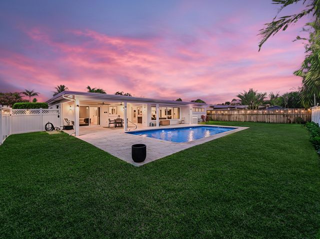 1098 W Camino Real, Boca Raton, FL 33486