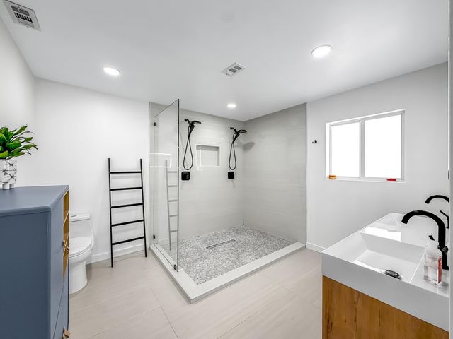 1098 W Camino Real, Boca Raton, FL 33486