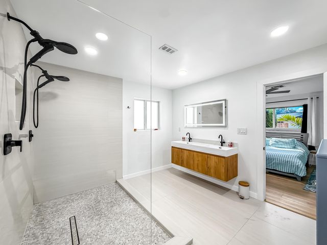 1098 W Camino Real, Boca Raton, FL 33486