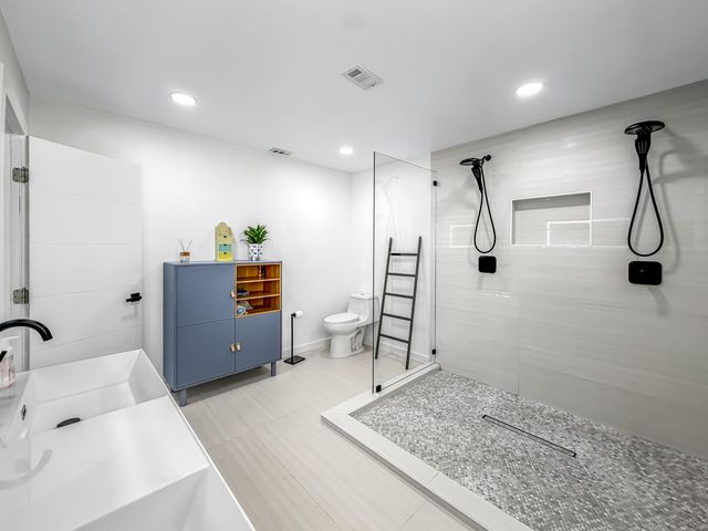 1098 W Camino Real, Boca Raton, FL 33486