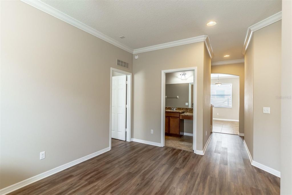 Image 20 of property listing at 12923 SAWGRASS PINE CIRCLE, Orlando, FL 32824