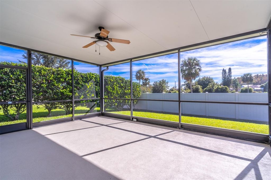 Image 33 of property listing at 12923 SAWGRASS PINE CIRCLE, Orlando, FL 32824