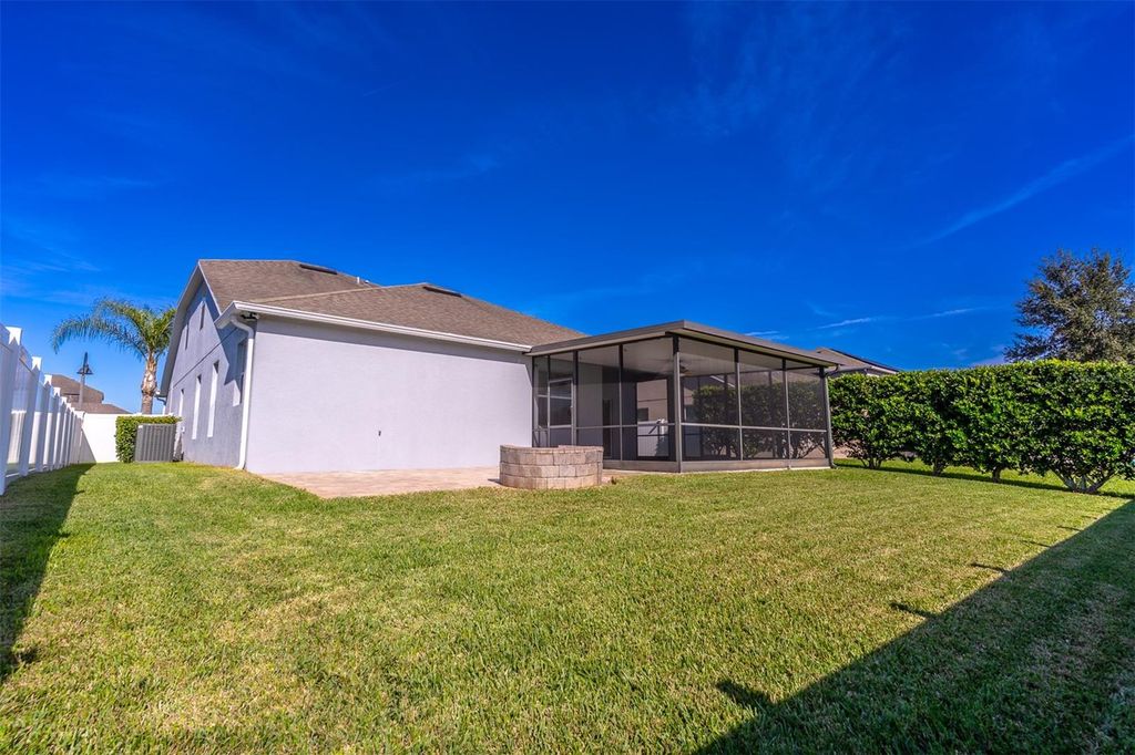 Image 35 of property listing at 12923 SAWGRASS PINE CIRCLE, Orlando, FL 32824