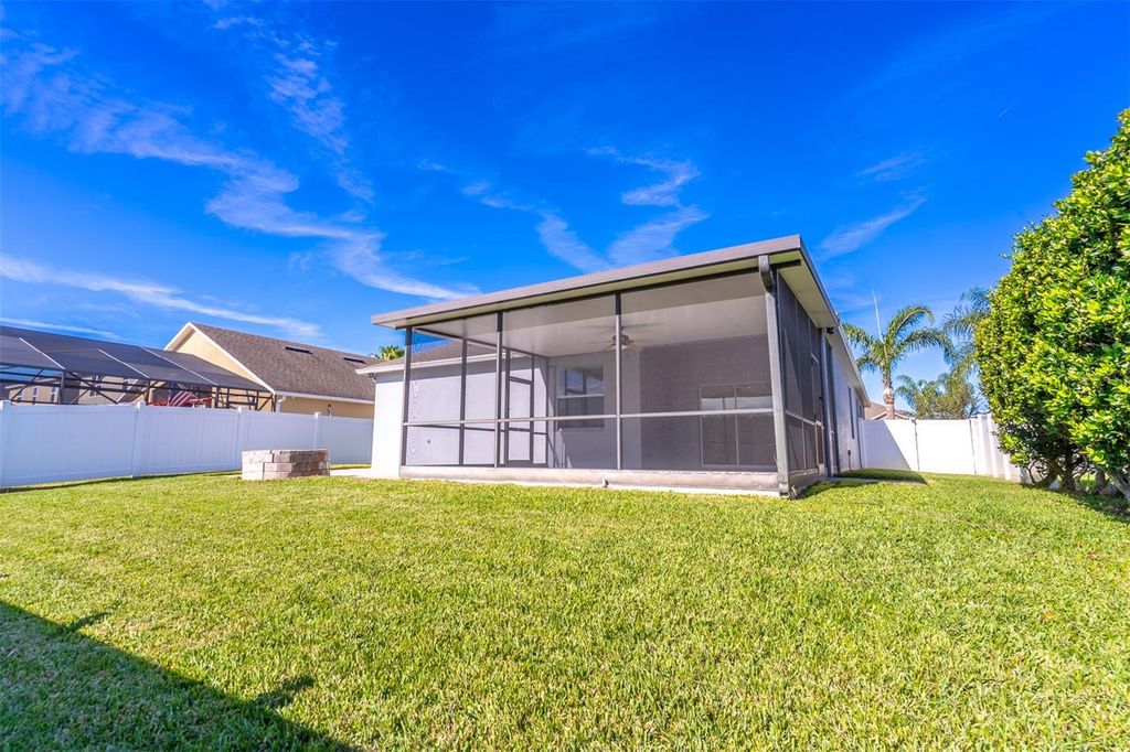 Image 36 of property listing at 12923 SAWGRASS PINE CIRCLE, Orlando, FL 32824