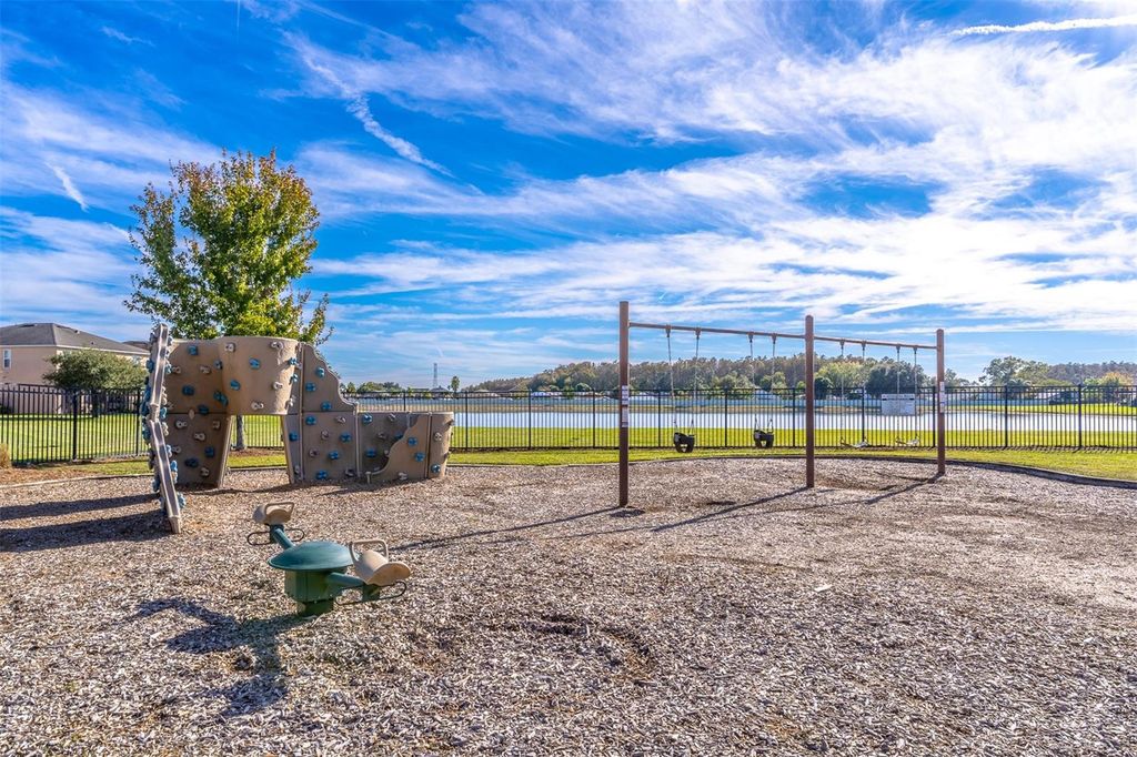 Image 44 of property listing at 12923 SAWGRASS PINE CIRCLE, Orlando, FL 32824