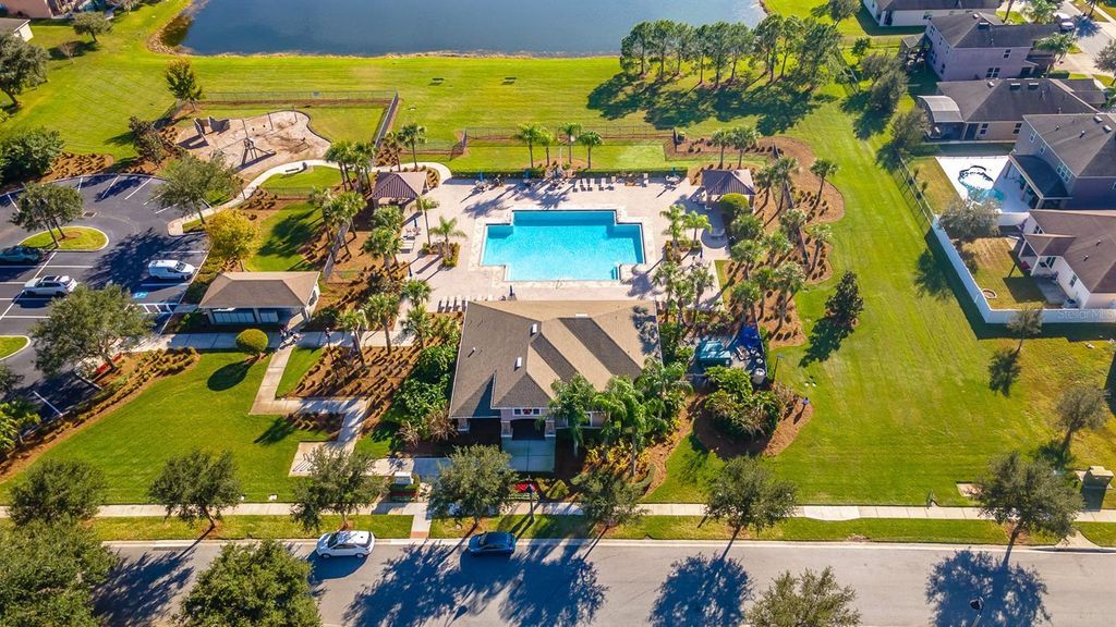 Image 49 of property listing at 12923 SAWGRASS PINE CIRCLE, Orlando, FL 32824