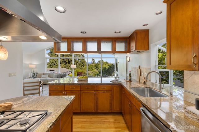 235 174th Place NE, Bellevue, WA 98008