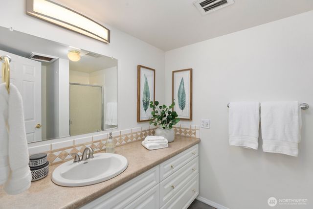 235 174th Place NE, Bellevue, WA 98008
