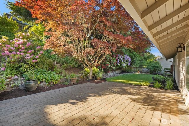 235 174th Place NE, Bellevue, WA 98008