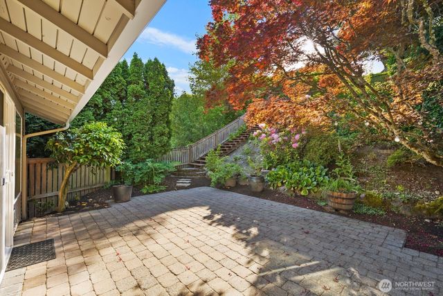 235 174th Place NE, Bellevue, WA 98008