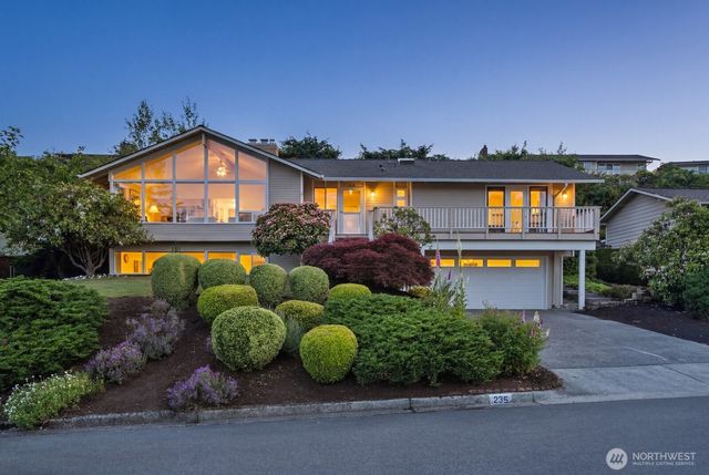 235 174th Place NE, Bellevue, WA 98008