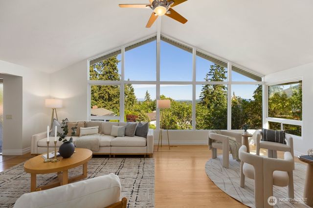 235 174th Place NE, Bellevue, WA 98008