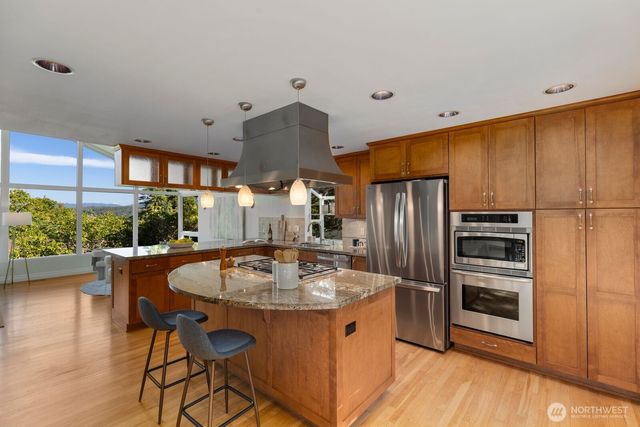235 174th Place NE, Bellevue, WA 98008