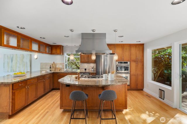 235 174th Place NE, Bellevue, WA 98008