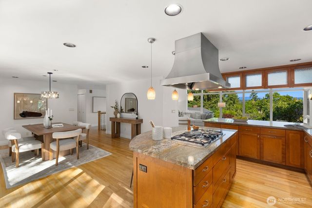 235 174th Place NE, Bellevue, WA 98008