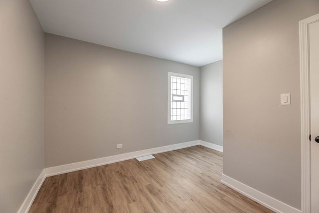 6856 W Crandall Avenue, Worth, IL 60482