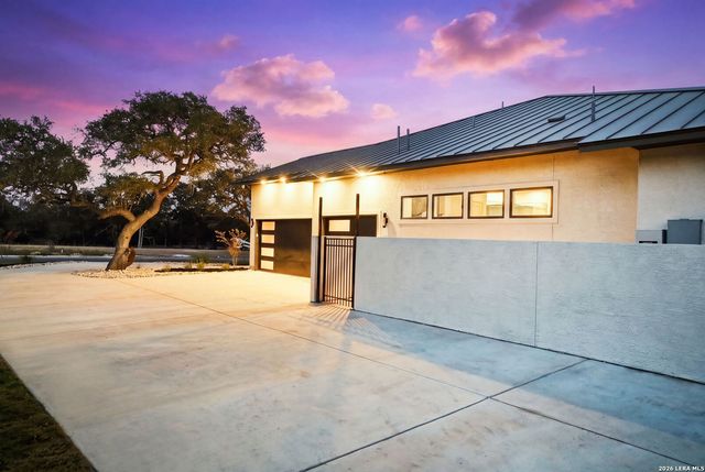 68 Ranch Heights, Fair Oaks Ranch, TX 78015