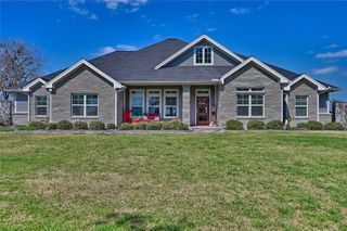 2244 W Us Highway 90a W, Hallettsville, TX 77964