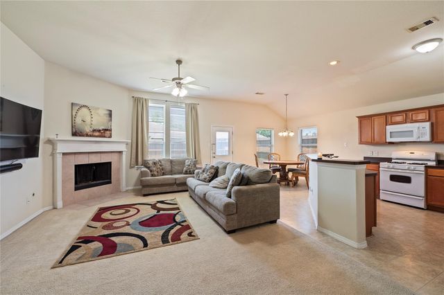 123 Sunset Falls Drive, La Marque, TX 77568