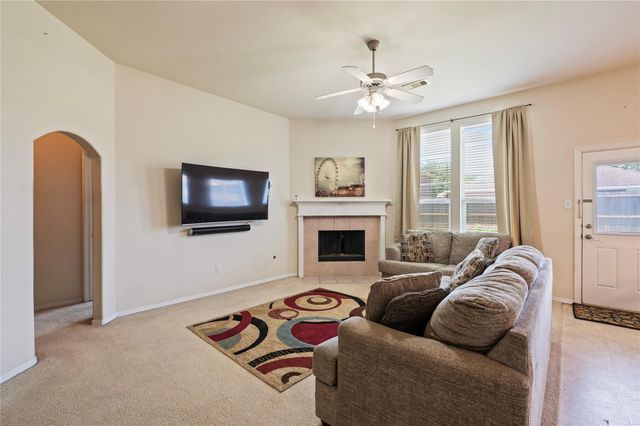 123 Sunset Falls Drive, La Marque, TX 77568