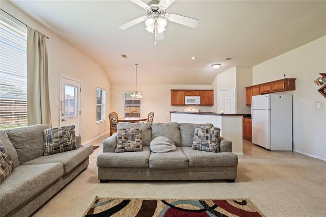 123 Sunset Falls Drive, La Marque, TX 77568