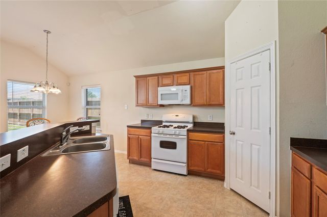 123 Sunset Falls Drive, La Marque, TX 77568