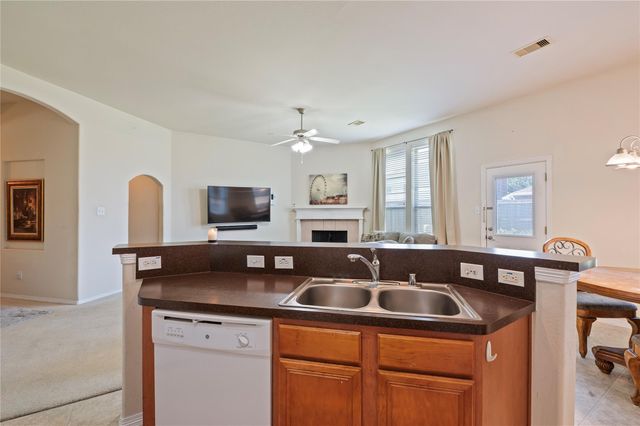 123 Sunset Falls Drive, La Marque, TX 77568