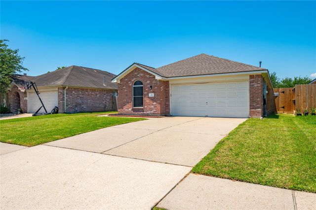 123 Sunset Falls Drive, La Marque, TX 77568