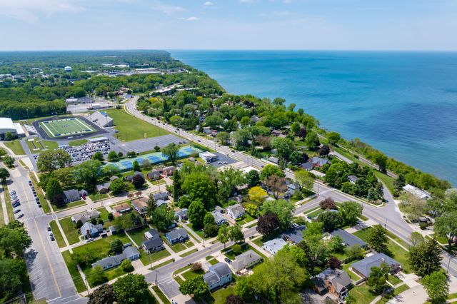 314 Wallace Avenue, St. Joseph City, MI 49085