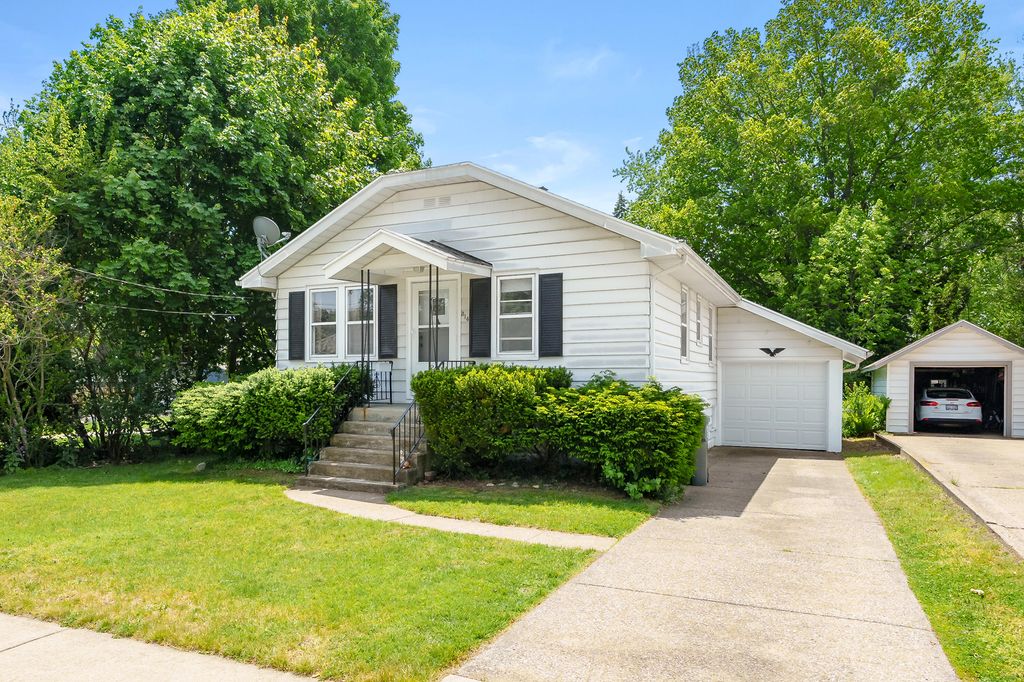 314 Wallace Avenue, St. Joseph City, MI 49085