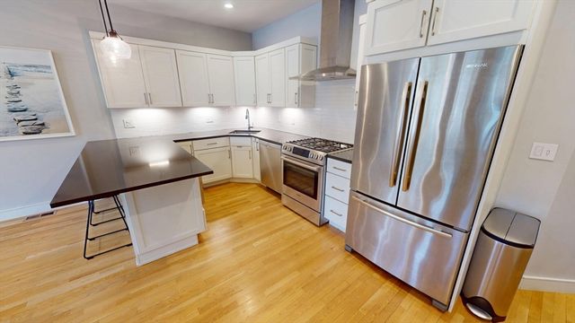 1896 Beacon St. 1, Brookline, MA 02445