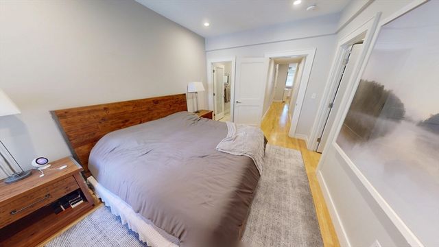 1896 Beacon St. 1, Brookline, MA 02445