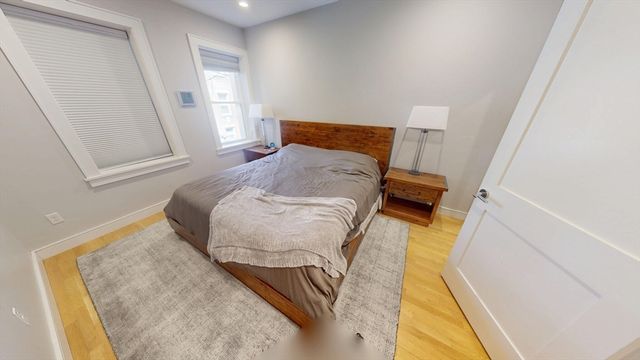 1896 Beacon St. 1, Brookline, MA 02445