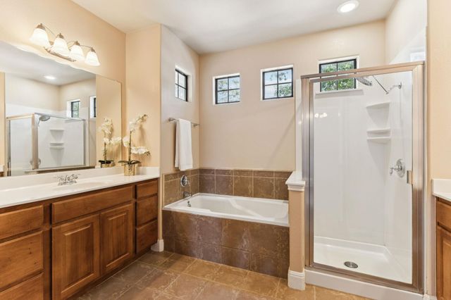 6701 Covered Bridge DR 40, Austin, TX 78736