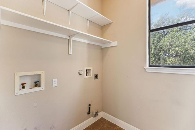 6701 Covered Bridge DR 40, Austin, TX 78736