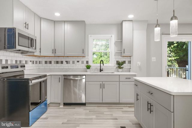 89 CLEREMONT DR, Fredericksburg, VA 22405