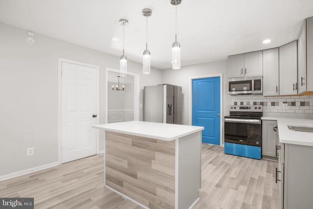 89 CLEREMONT DR, Fredericksburg, VA 22405