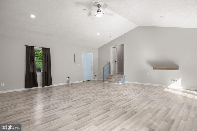 89 CLEREMONT DR, Fredericksburg, VA 22405