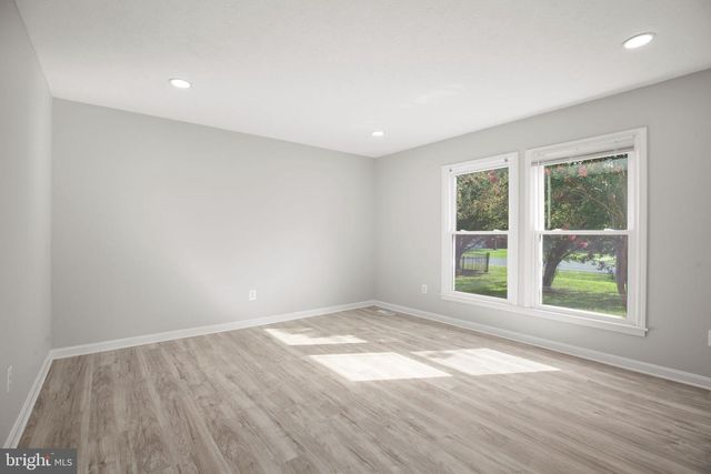 89 CLEREMONT DR, Fredericksburg, VA 22405