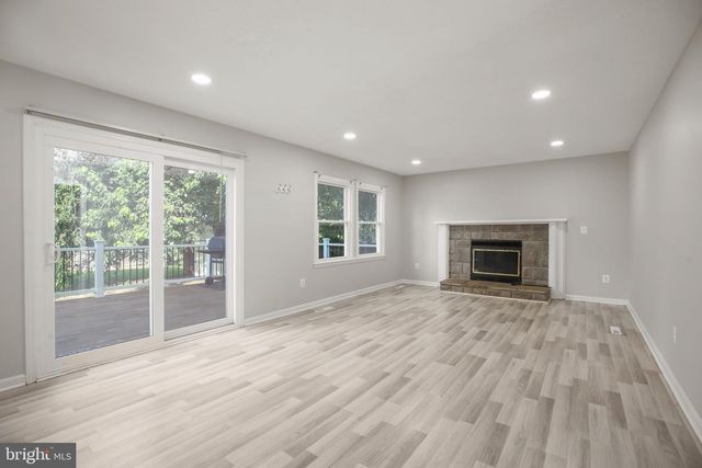 89 CLEREMONT DR, Fredericksburg, VA 22405