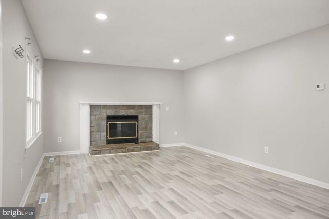 89 CLEREMONT DR, Fredericksburg, VA 22405