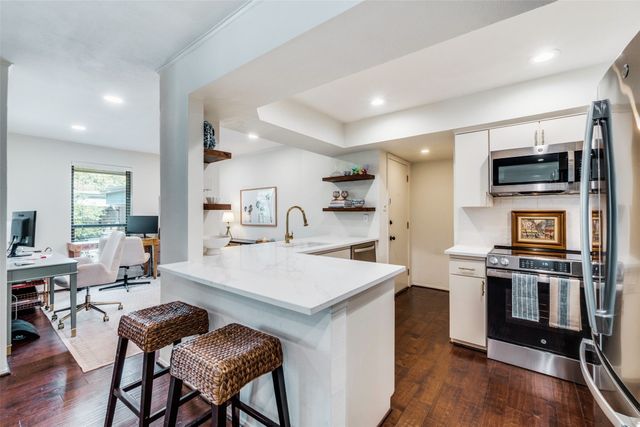 6020 Birchbrook Drive 210, Dallas, TX 75206