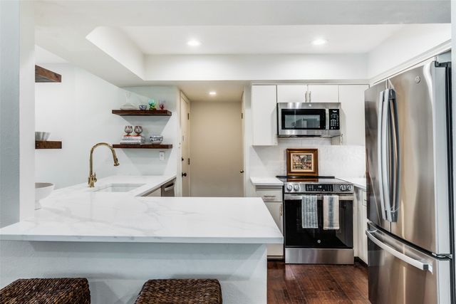 6020 Birchbrook Drive 210, Dallas, TX 75206