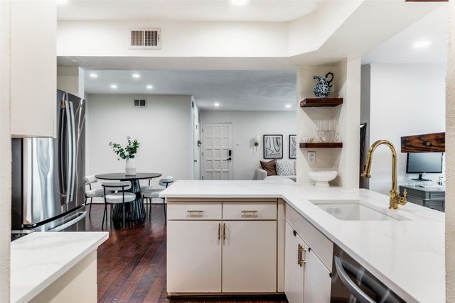 6020 Birchbrook Drive 210, Dallas, TX 75206