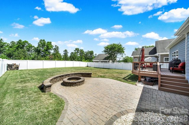 16416 Leavitt Lane, Davidson, NC 28036