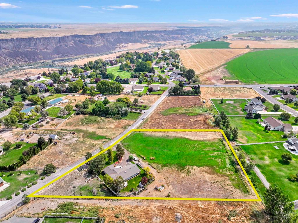 453 Mahard Dr, Twin Falls, ID 83301