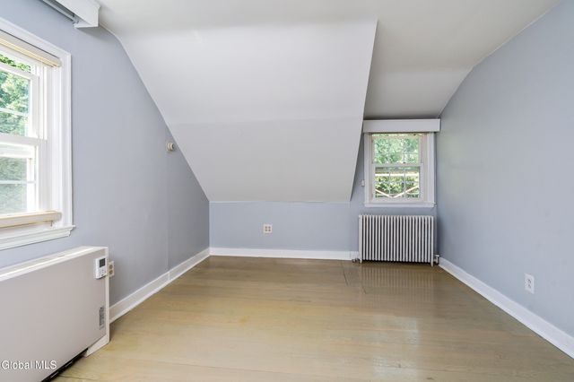 28 Tudor Road, Albany, NY 12203